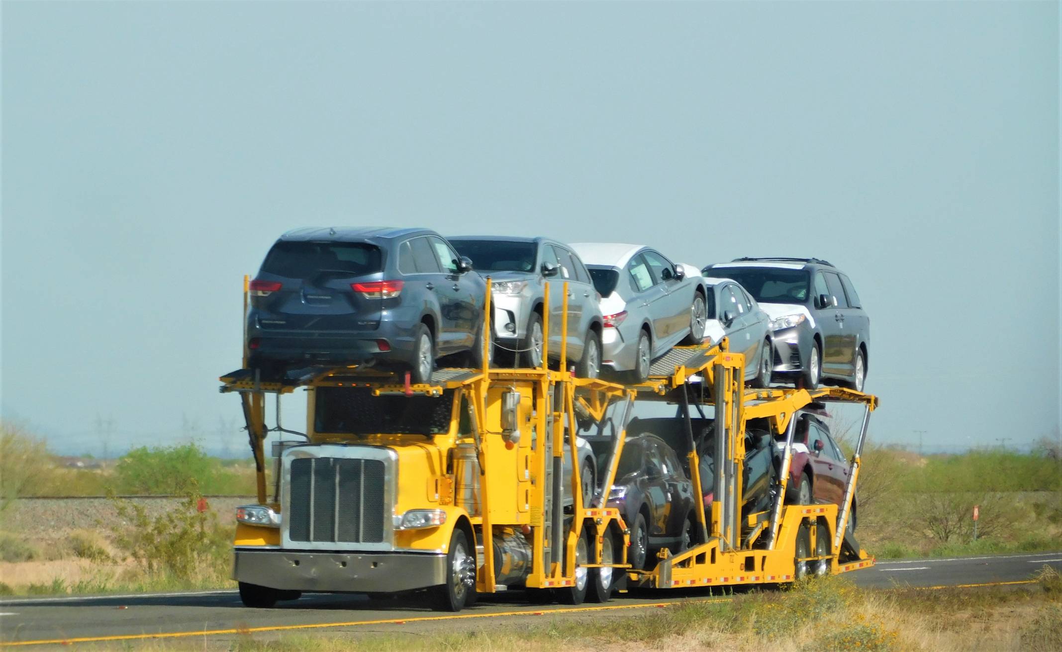 Door-to-Door Auto Transport in Palm Bay, FL: The Hassle-Free Way to Move Your Vehicle